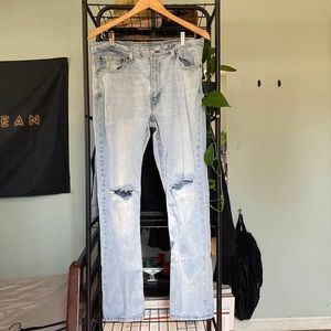 Light Wash 511 Slim Fit Distressed Levi’s Jeans